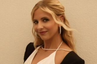 Sarah Michelle Gellar 90s fashion style slip dress