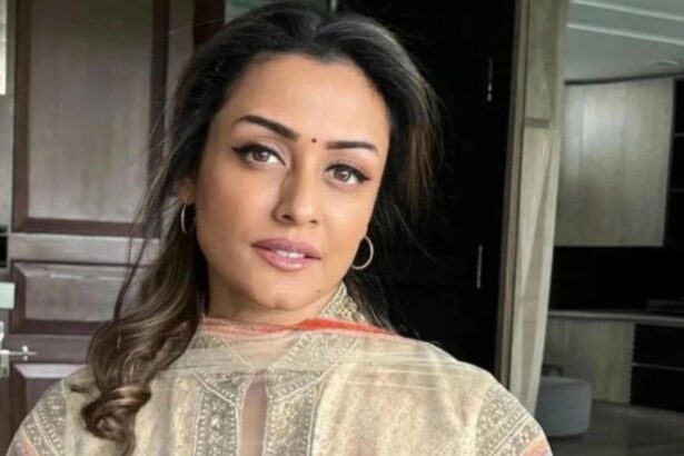 Hunterfly 2026 03 04 174526 Namrata Shirodkar with Mahesh Babu at a public event