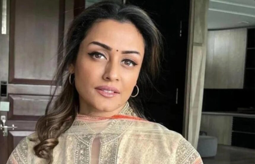 Namrata Shirodkar with Mahesh Babu at a public event