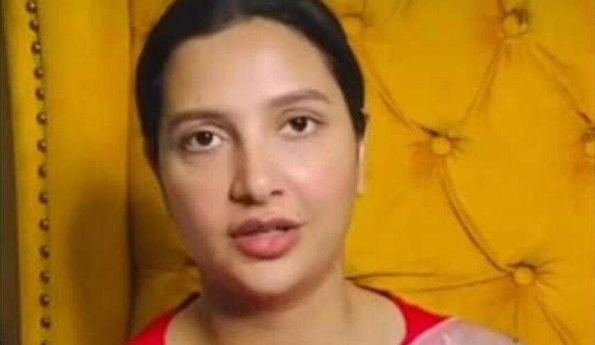 Hunterfly 2026 03 07 190812 Subhashree Ganguly returns to Kolkata after Dubai travel disruption