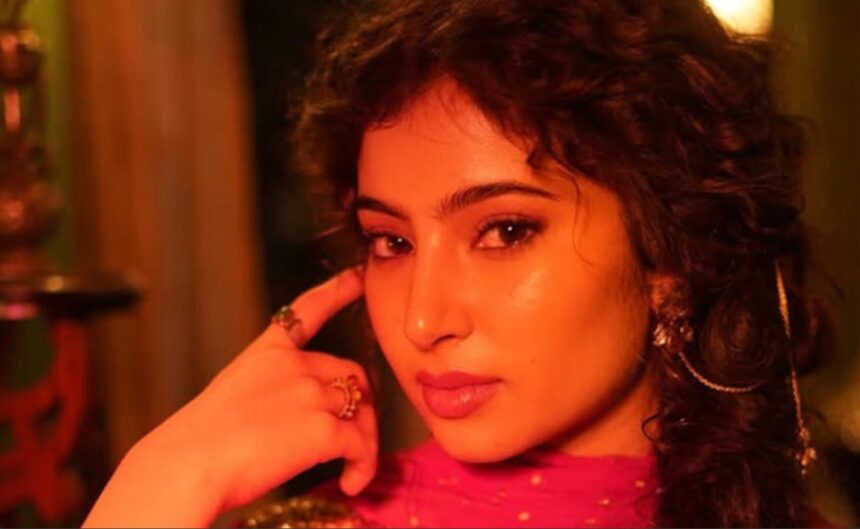 Hunterfly 2026 03 22 142135 Sara Arjun Dhurandhar Viral Clip Instagram Moment