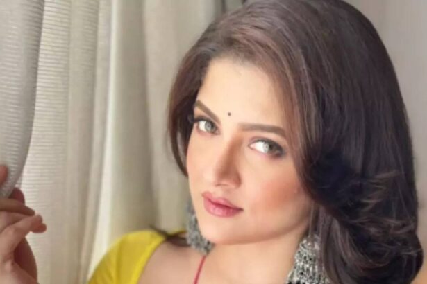 Srabanti Chatterjee dancing at a Mumbai party