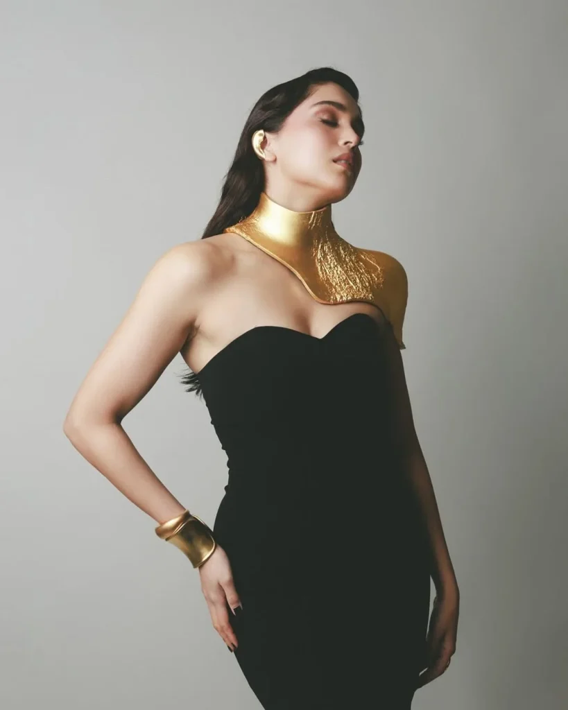Hunterfly In custom @misho designs couture for @vogueindia Forces of Fashion %E2%80%9825 %E2%9C%A8Thankyou for honouring m 2 Hunterfly In custom @misho designs couture for @vogueindia Forces of Fashion %E2%80%9825 %E2%9C%A8Thankyou for honouring m 2