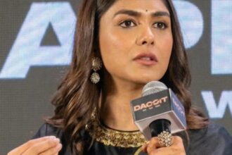Hunterfly 026 04 05 084920 Mrunal Thakur speaks on rejecting big-budget films