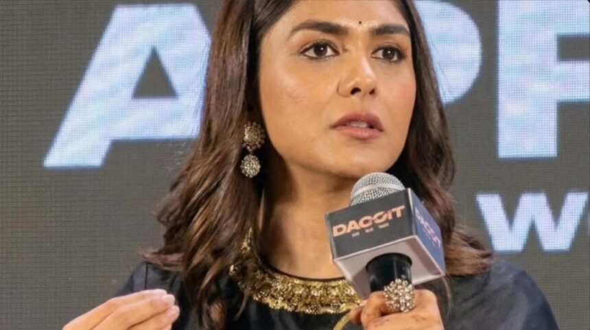 Hunterfly 026 04 05 084920 Mrunal Thakur speaks on rejecting big-budget films