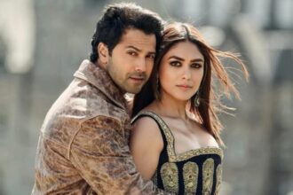 Hunterfly 026 04 09 221236 Varun Dhawan and Mrunal Thakur romantic first look from Hai Jawani Toh Ishq Hona Hai