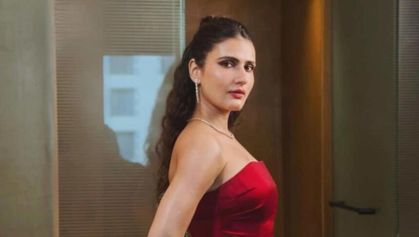 Hunterfly 04 03 173541 Fatima Sana Shaikh New Look in Teen Kauwe