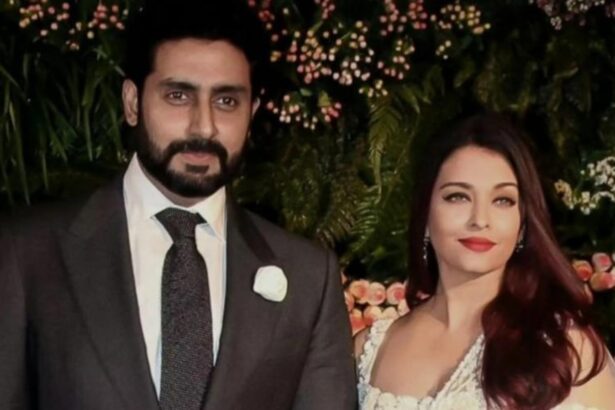 Hunterfly 04 03 180403 Abhishek Bachchan Family Parenting Moment