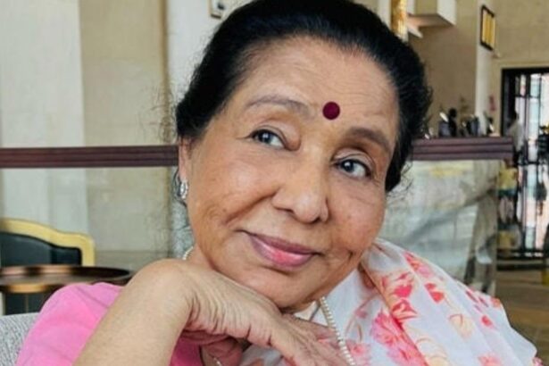 Hunterfly 2026 04 14 134124 Asha Bhosle performance after injury Zeenat Aman tribute story