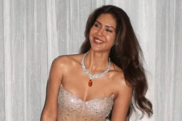 Hunterfly 26 04 13 103517 Sonam Bajwa fan engagement story