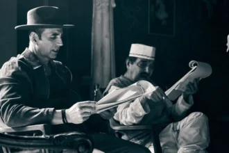Akshay Kumar and Asrani behind the scenes Bhooth Bangla film