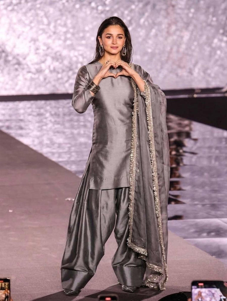 Hunterfly Alia Bhatt