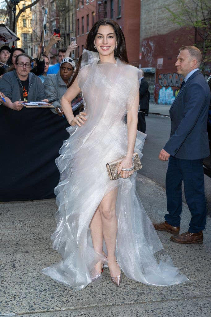 Hunterfly Anne Hathaway 1 Hunterfly Anne Hathaway 1
