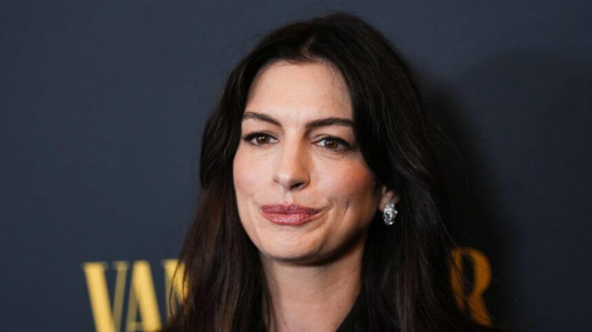 Hunterfly Anne Hathaway Anne Hathaway body image interview age 43 confidence swimsuit