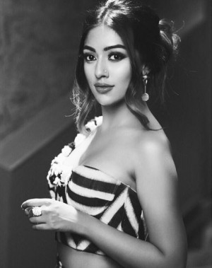 Hunterfly Anu Emmanuel 112 Hunterfly Anu Emmanuel 112