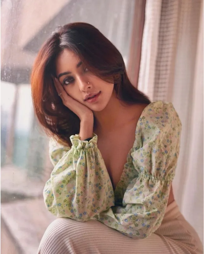 Hunterfly Anu Emmanuel 165 Hunterfly Anu Emmanuel 165