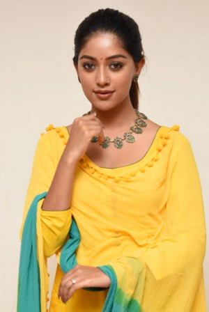 Hunterfly Anu Emmanuel 170 Hunterfly Anu Emmanuel 170