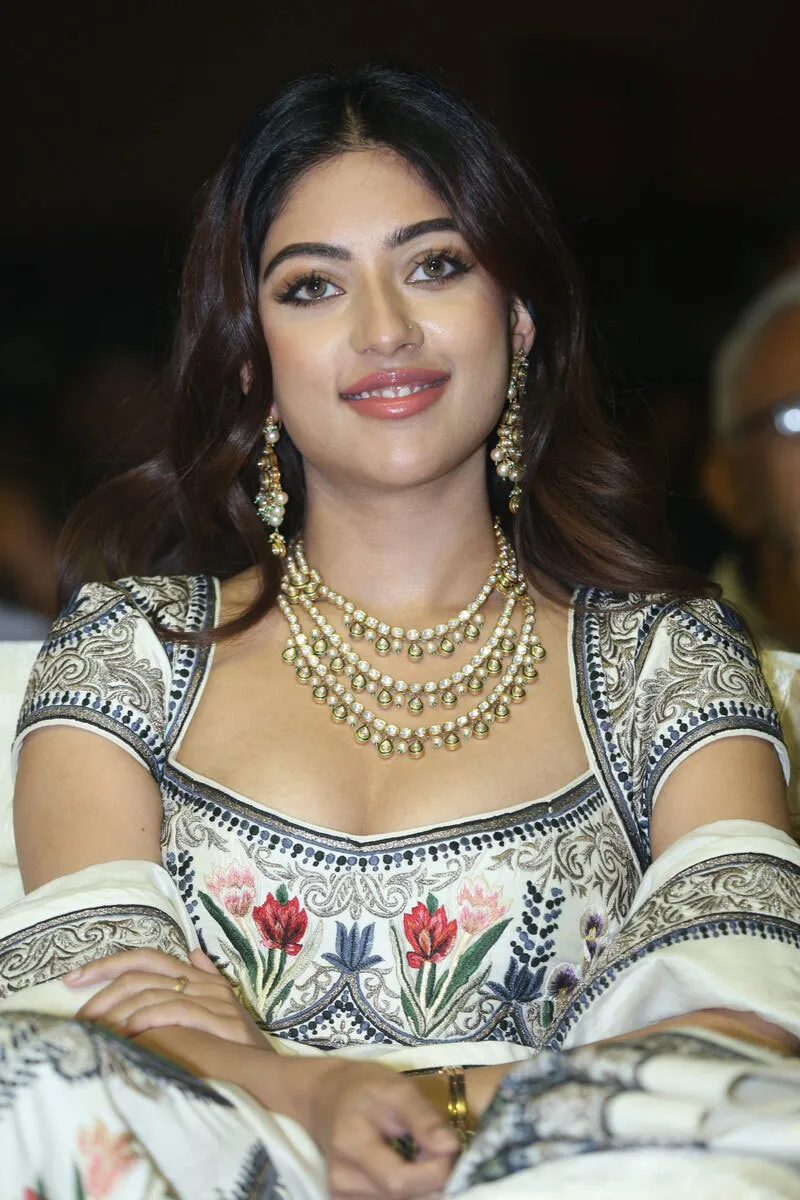 Hunterfly Anu Emmanuel 180 Hunterfly Anu Emmanuel 180