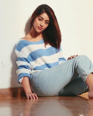Hunterfly Anu Emmanuel 210 Hunterfly Anu Emmanuel 210