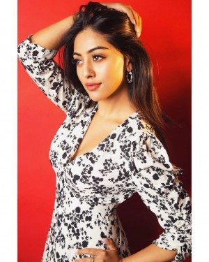 Hunterfly Anu Emmanuel 282 Hunterfly Anu Emmanuel 282