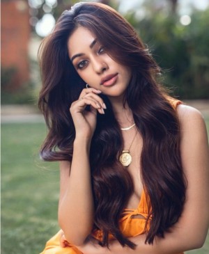 Hunterfly Anu Emmanuel 348