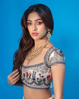 Hunterfly Anu Emmanuel 406