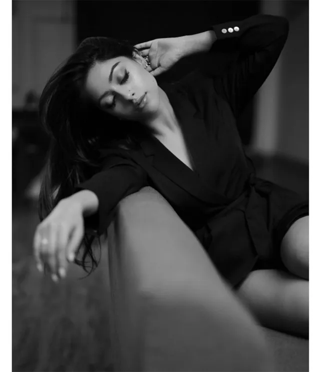 Hunterfly Anu Emmanuel 48 Hunterfly Anu Emmanuel 48