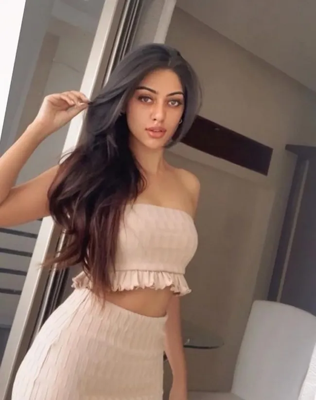 Hunterfly Anu Emmanuel 50 Hunterfly Anu Emmanuel 50
