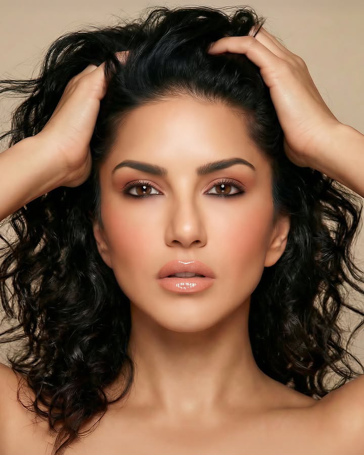 Hunterfly Sunny Leone 133 Hunterfly Sunny Leone 133