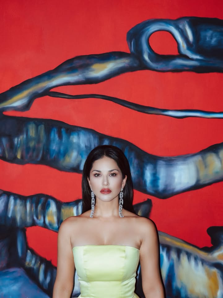 Hunterfly Sunny Leone 29