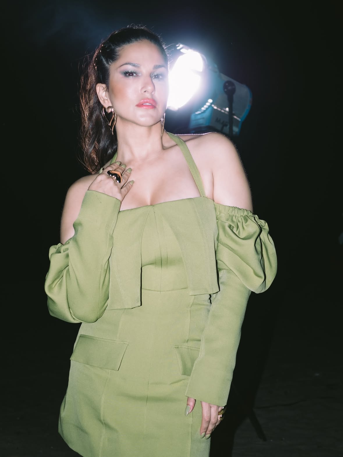 Hunterfly Sunny Leone 49