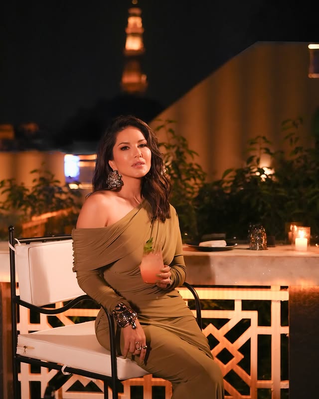 Hunterfly Sunny Leone 6
