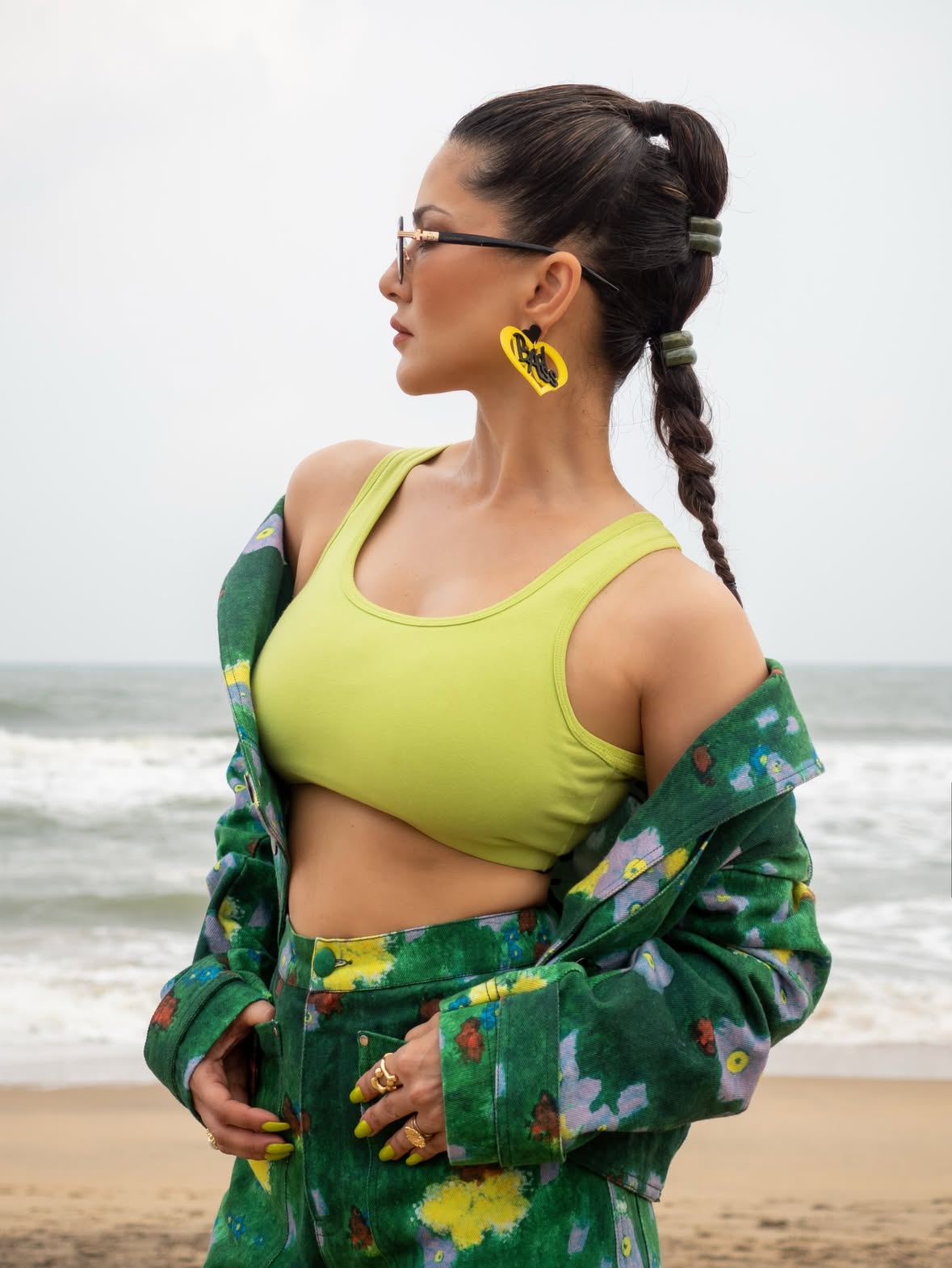 Hunterfly Sunny Leone 82