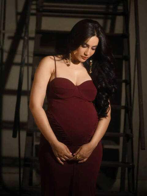 Hunterfly Surbhi Shares Joyful Pregnancy Photos on Instagram Hunterfly Surbhi Shares Joyful Pregnancy Photos on Instagram