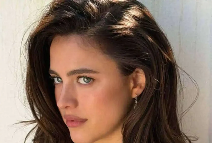 Woman wearing soft natural lip blush makeup inspired by Gen Z beauty trends