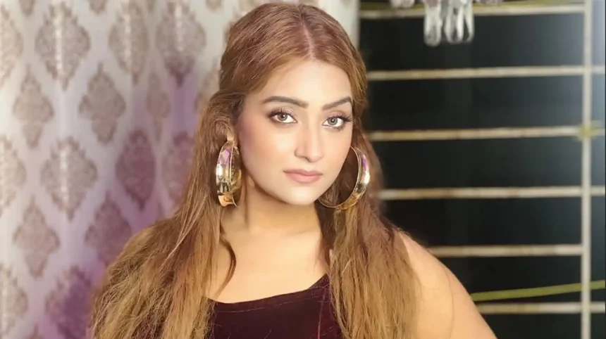 Hunterfly 026 05 31 135424 11zon Grishhya Suresh entrepreneur actress and CEO of World Premium