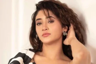 Shivangi Joshi and Harshad Chopda in Bade Achhe Lagte Hain 4