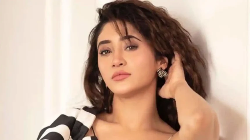 Shivangi Joshi and Harshad Chopda in Bade Achhe Lagte Hain 4