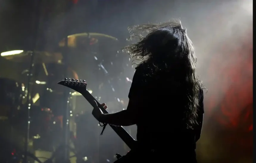 Sepultura heavy metal band final farewell concert São Paulo 2026 stage performance