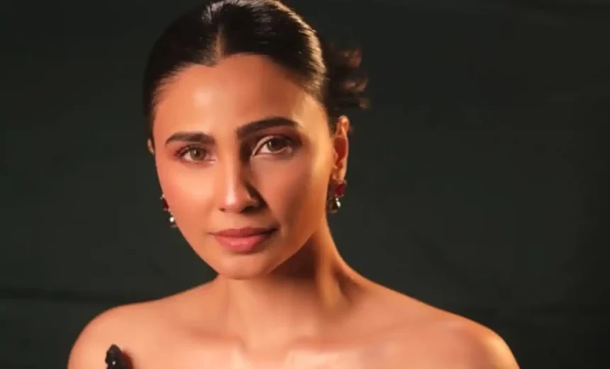 Hunterfly 26 05 21 203849 11zon Daisy Shah speaking about uncomfortable fan encounters during an interview
