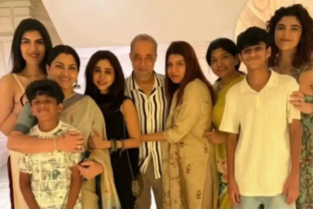 Khushbu Sundar shares family photo with Aarti Ravi