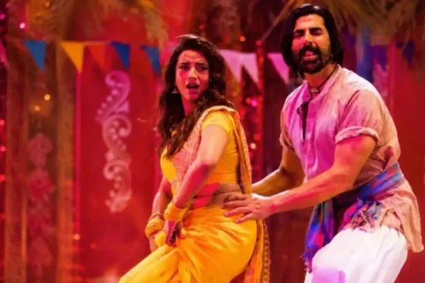 Hunterfly 26 05 27 153148 11zon Akshara Singh and Akshay Kumar in Ghis Ghis song from Welcome To The Jungle