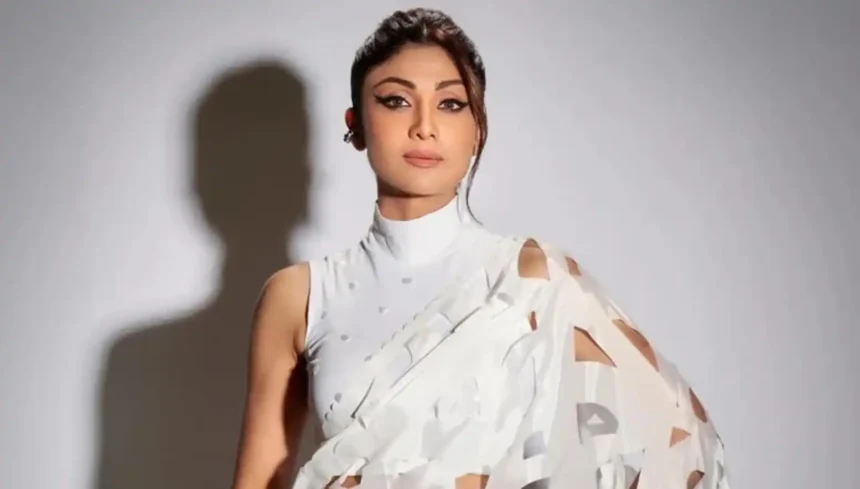 Hunterfly 026 06 11 144717 11zon Shilpa Shetty discussing her morning routine, fitness habits and healthy lifestyle choices