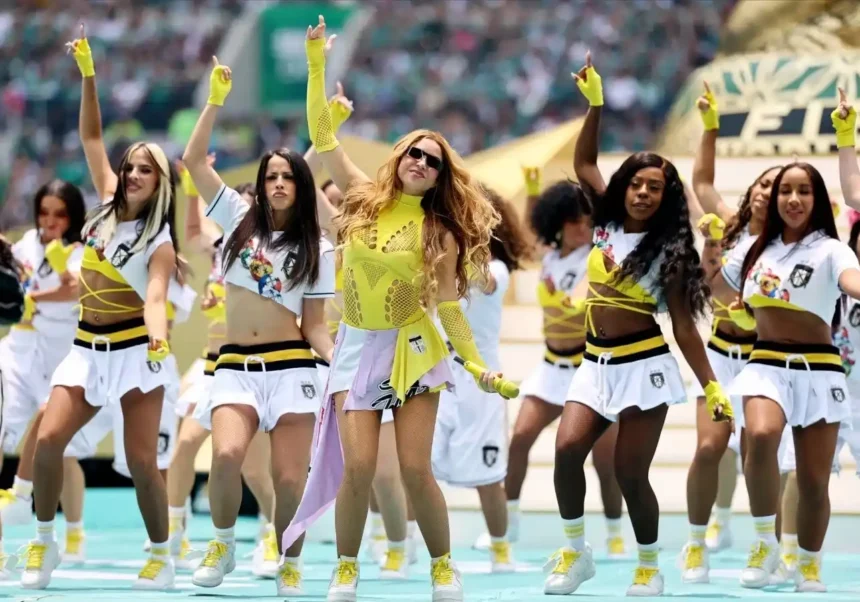 Hunterfly 026 06 12 205735 11zon Shakira performing live during a high-energy stage appearance