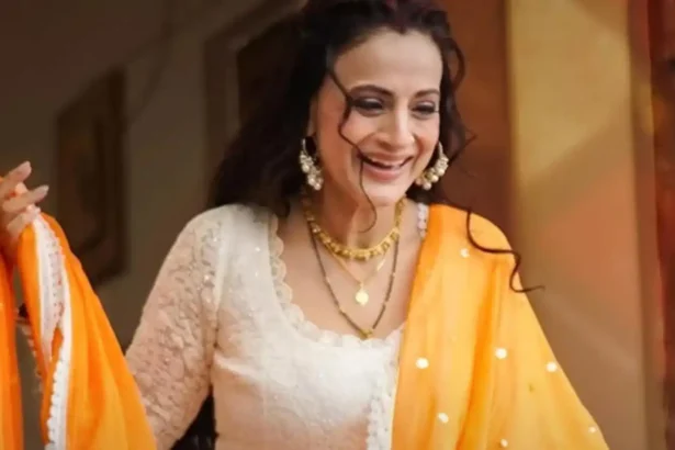 Hunterfly 026 06 14 135009 11zon Ameesha Patel reflects on the legacy of Gadar ahead of the film's 25th anniversary