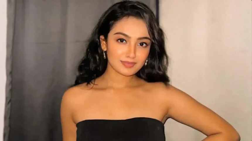 Hunterfly 026 06 15 144117 11zon Actress Sanchita Ugale during a television and film industry appearance.