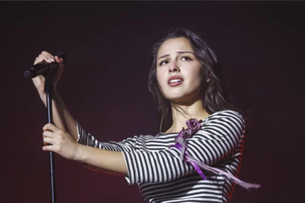 Olivia Rodrigo announcing the Daisy Chain Fields music festival featuring an all-female lineup