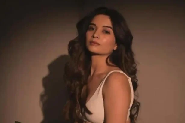 Television actress Bhavika Sharma reportedly cast as the new lead in Seher Hone Ko Hai