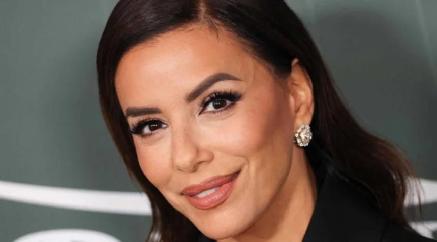 Hunterfly 2026 06 26 182819 Eva Longoria wearing a polished nude lip makeup look at a public event