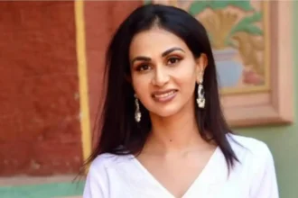 Television actor Aanchal Khurana discussing relationships and professionalism